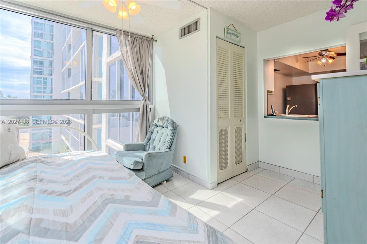 2655 Collins Ave , Unit 603, Miami Beach, FL 33140 Photo
