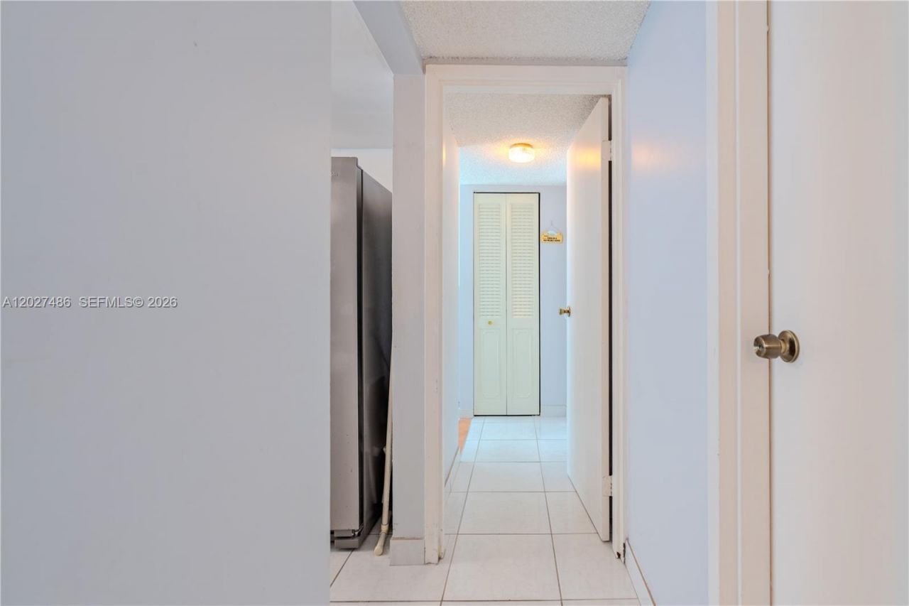 2655 Collins Ave , Unit 603, Miami Beach, FL 33140 Photo
