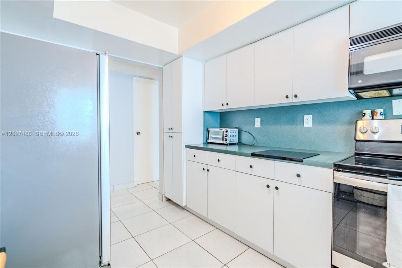 2655 Collins Ave , Unit 603, Miami Beach, FL 33140 Photo