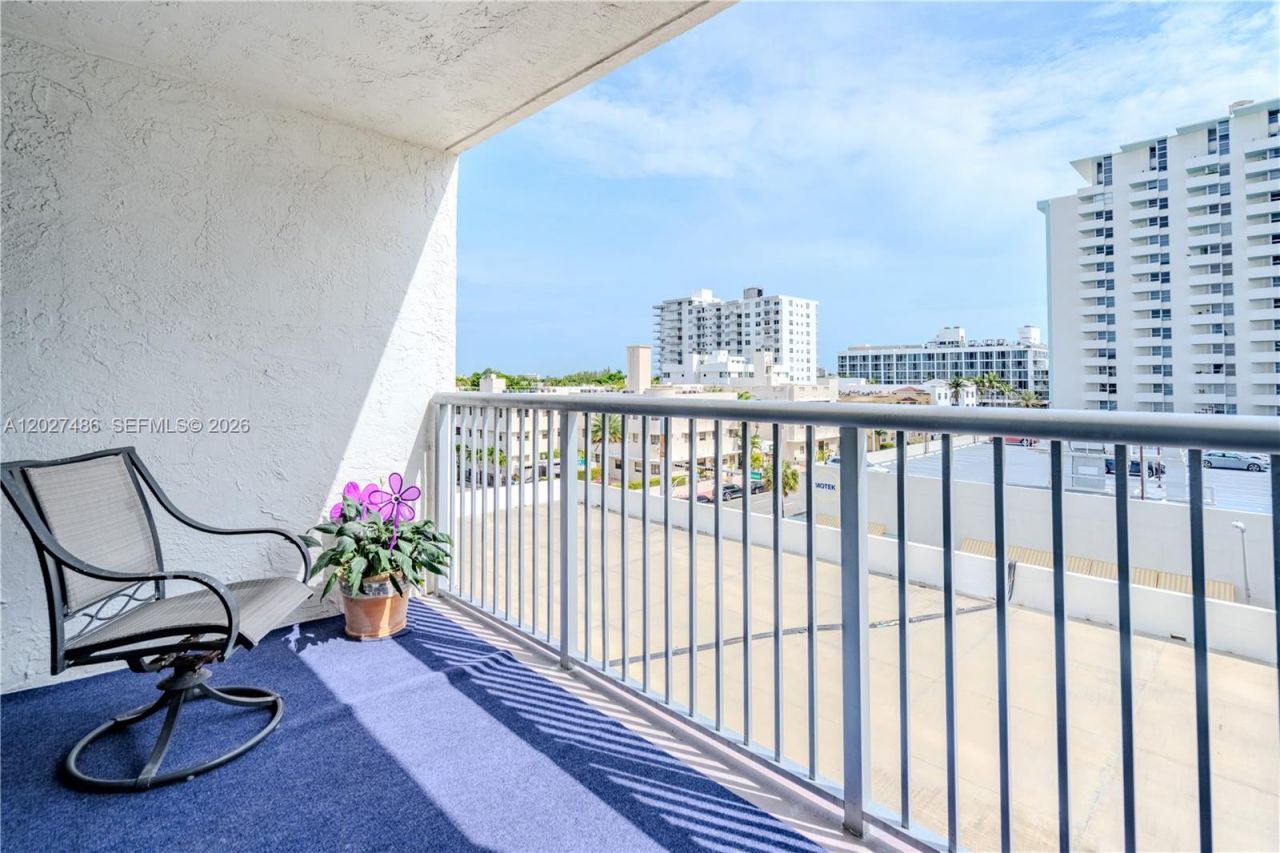 2655 Collins Ave , Unit 603, Miami Beach, FL 33140 Photo