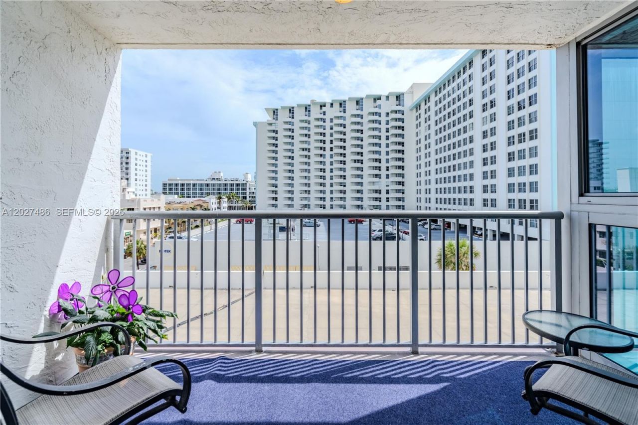 2655 Collins Ave , Unit 603, Miami Beach, FL 33140 Photo