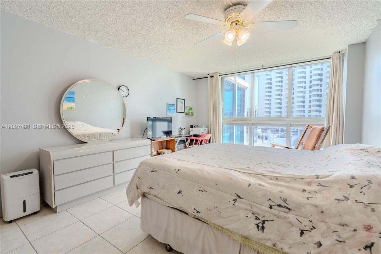 2655 Collins Ave , Unit 603, Miami Beach, FL 33140 Photo
