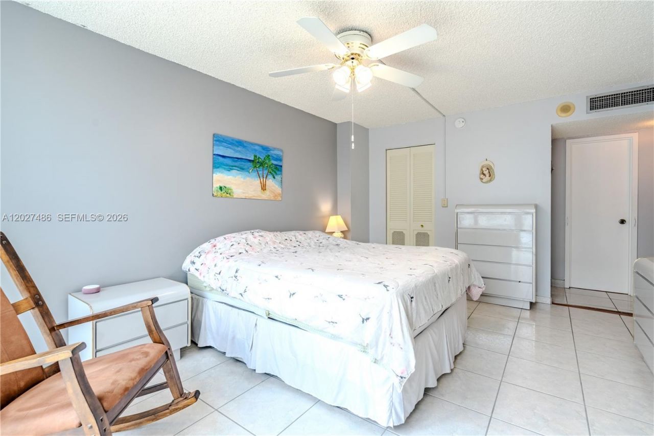 2655 Collins Ave , Unit 603, Miami Beach, FL 33140 Photo