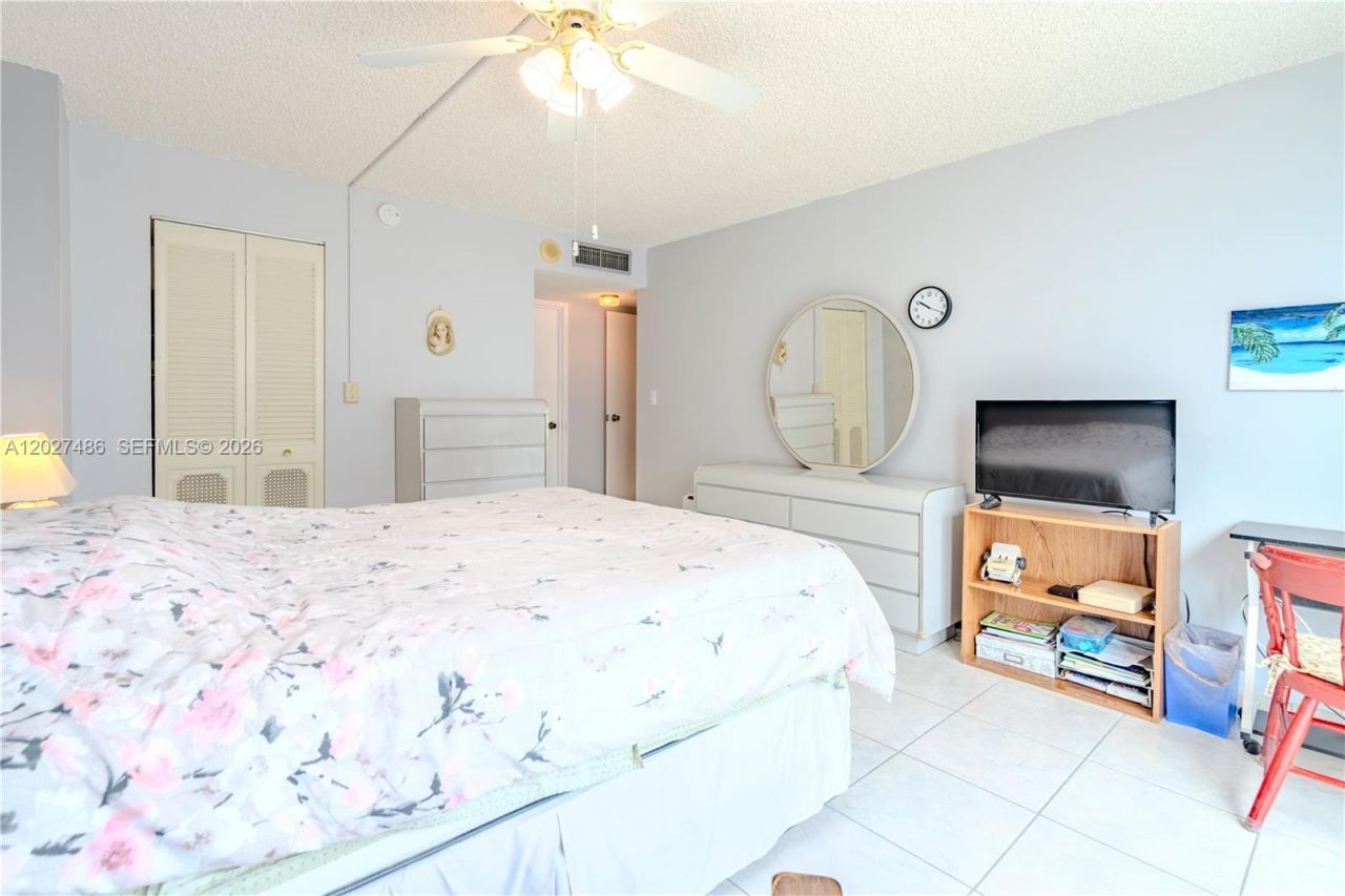 2655 Collins Ave , Unit 603, Miami Beach, FL 33140 Photo