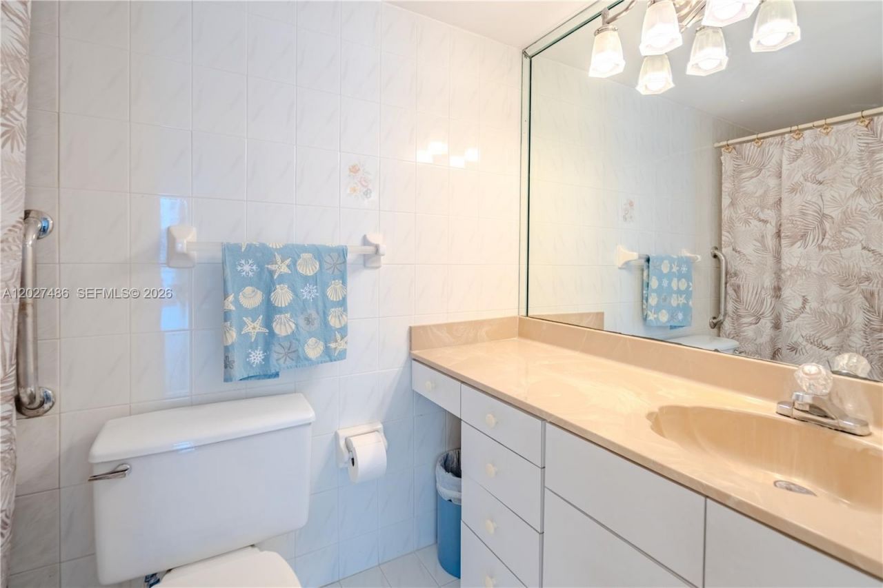 2655 Collins Ave , Unit 603, Miami Beach, FL 33140 Photo