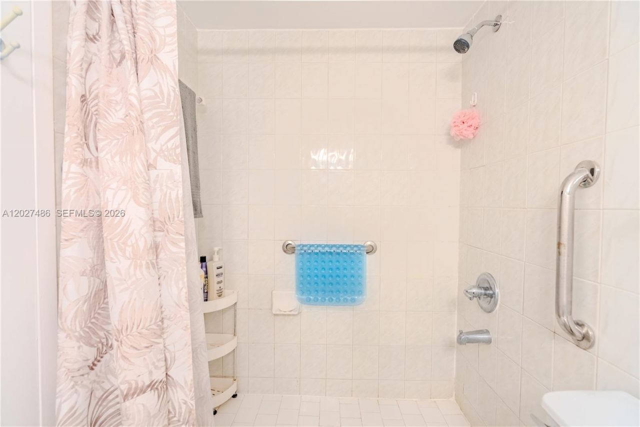 2655 Collins Ave , Unit 603, Miami Beach, FL 33140 Photo