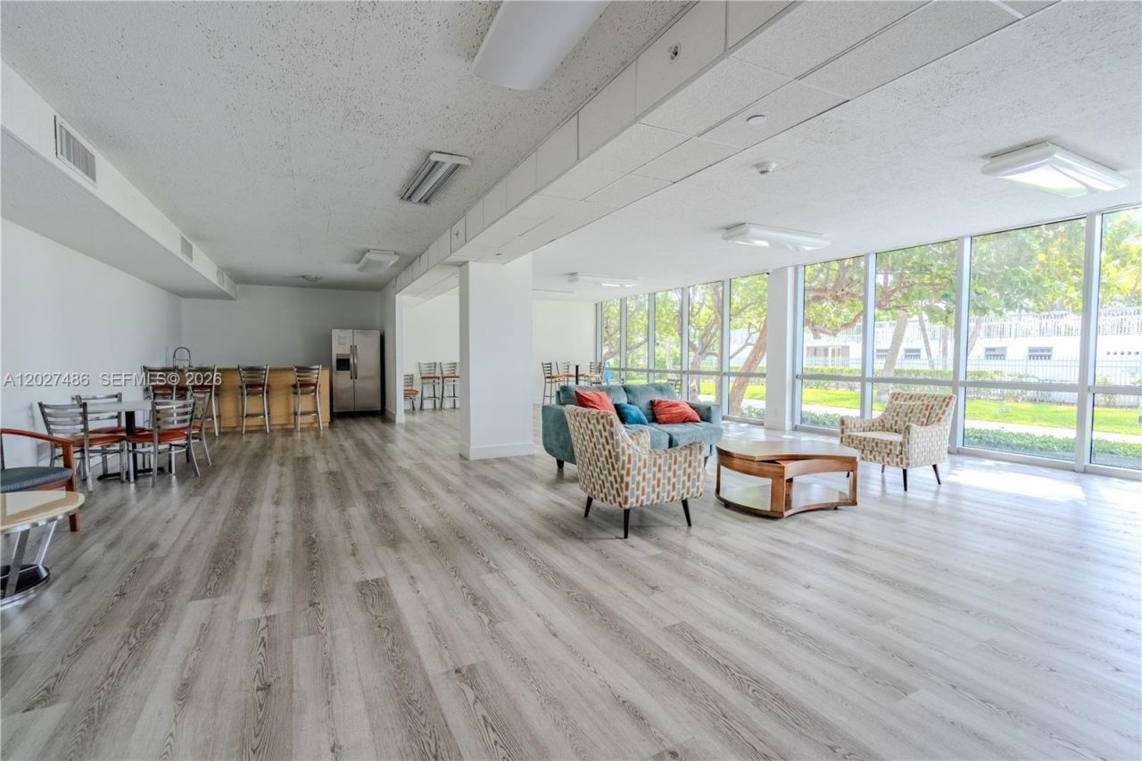 2655 Collins Ave , Unit 603, Miami Beach, FL 33140 Photo