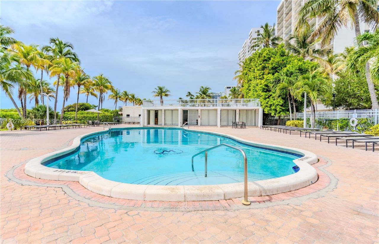 2655 Collins Ave , Unit 603, Miami Beach, FL 33140 Photo
