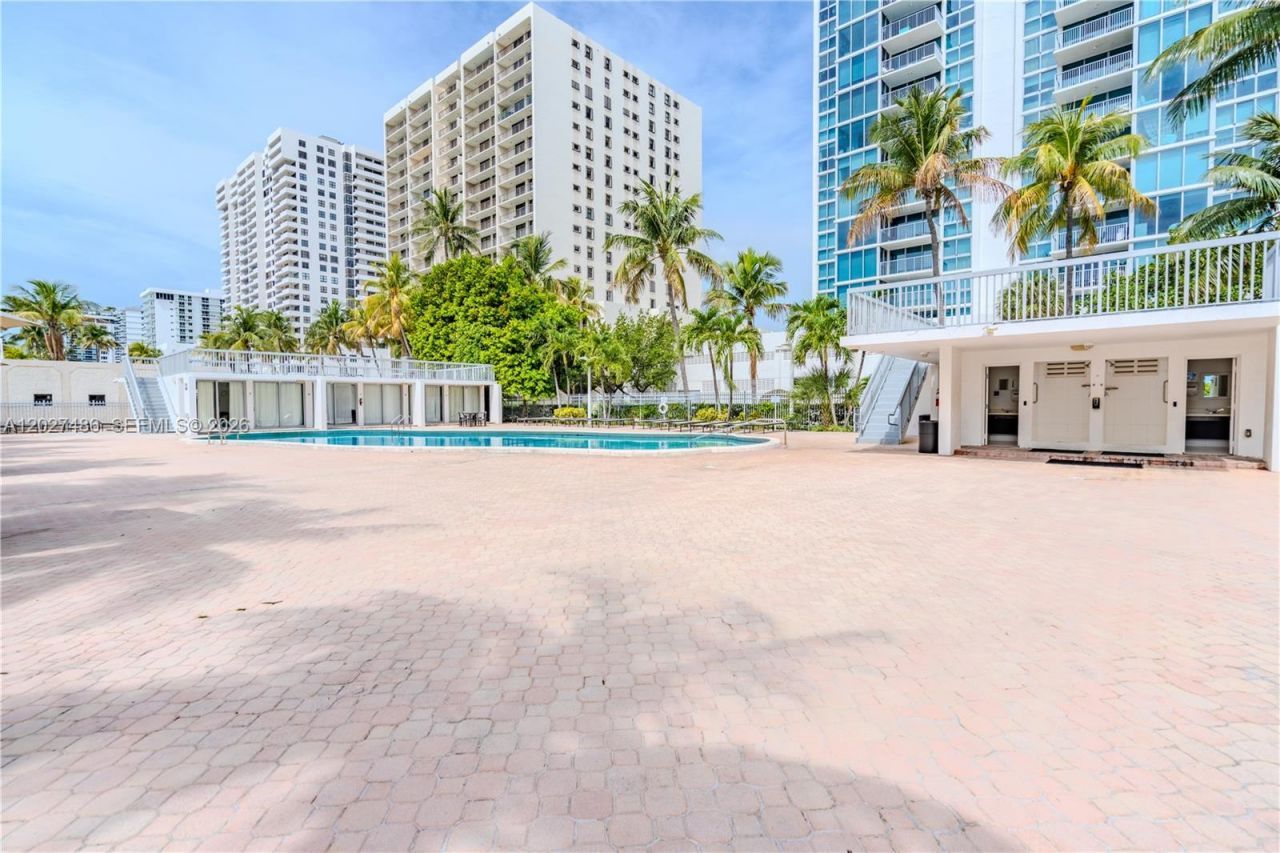 2655 Collins Ave , Unit 603, Miami Beach, FL 33140 Photo