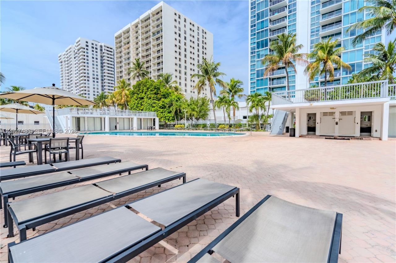 2655 Collins Ave , Unit 603, Miami Beach, FL 33140 Photo