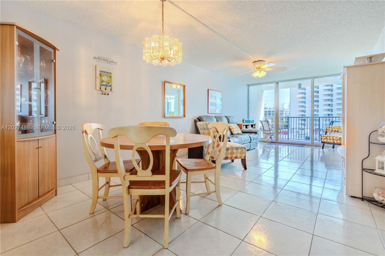 2655 Collins Ave , Unit 603, Miami Beach, FL 33140 Photo