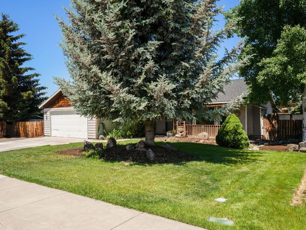 841 NW Negus Place, Redmond, OR 97756