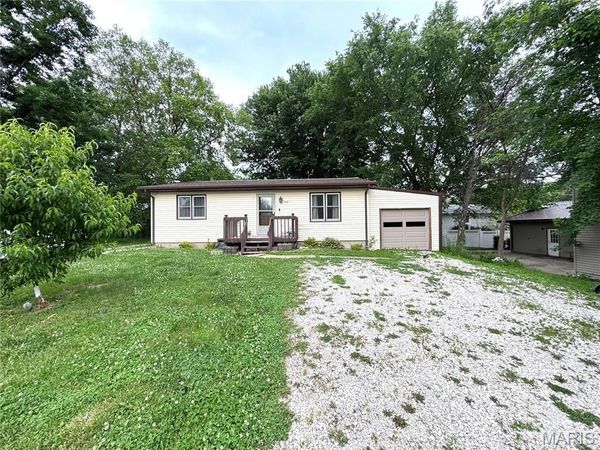 902 Marks Road , Canton, MO 63435