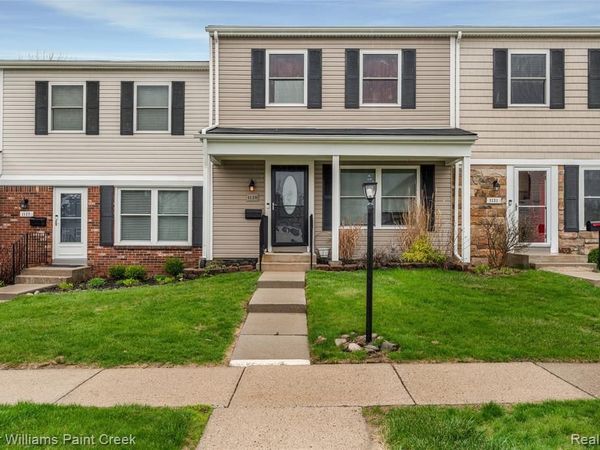 1129 Marquette Ct , Rochester Hills, MI 48307
