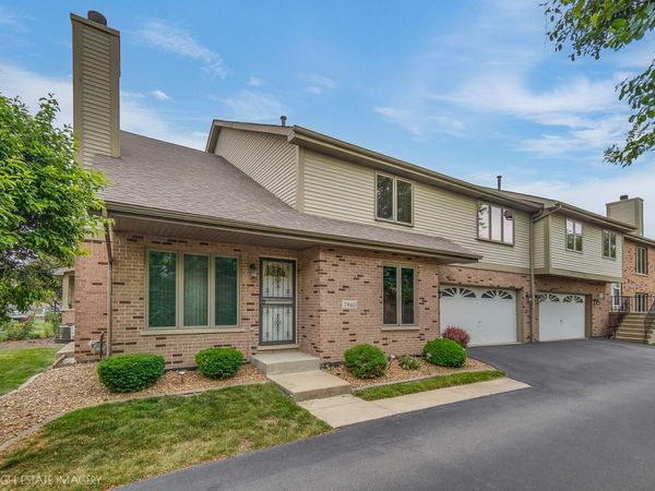 7940 W Tiffany Court , Palos Hills, IL 60465