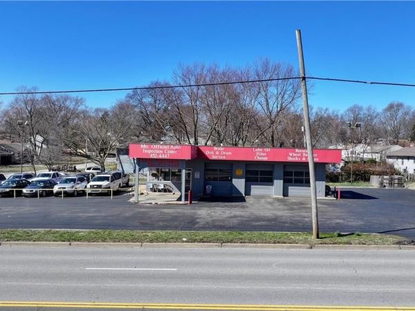 4600 N Brighton Avenue, Kansas City, MO 64117