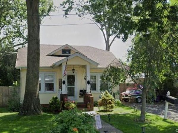 36 Lakeview Court , Ronkonkoma, NY 11779