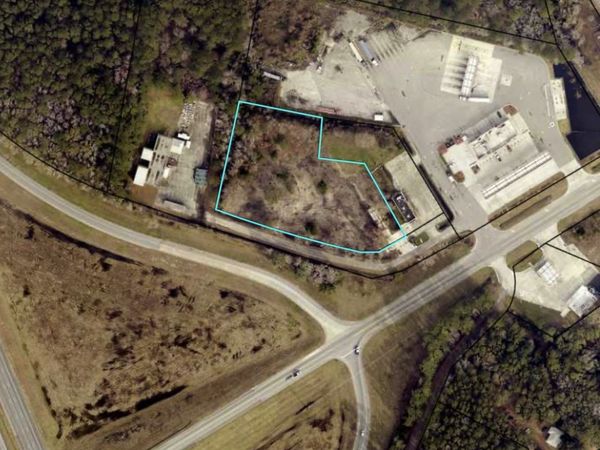 1890 Harrietts Bluff Road, Woodbine, GA 31569