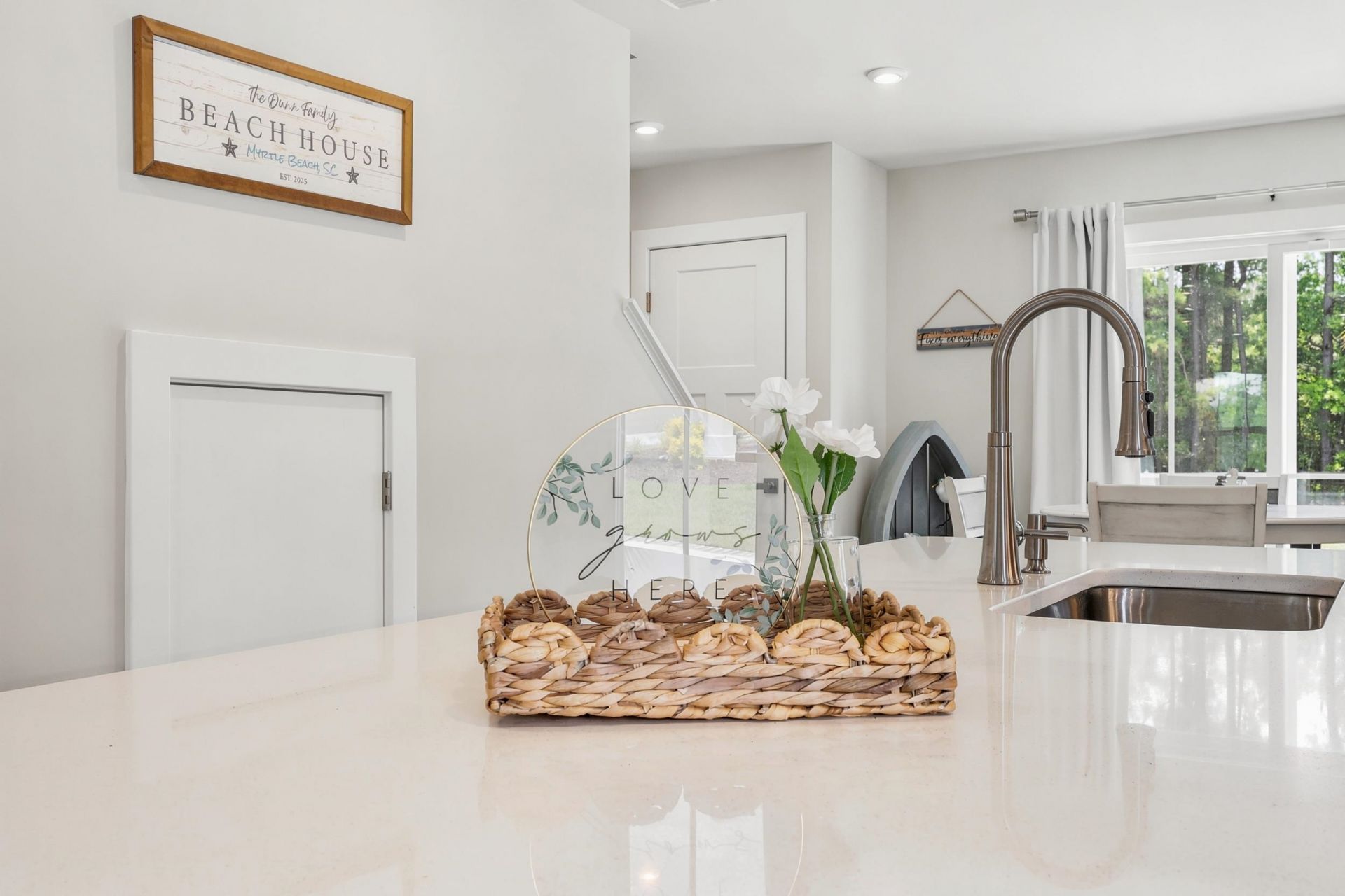 2713 Rowyn St. Photo 8