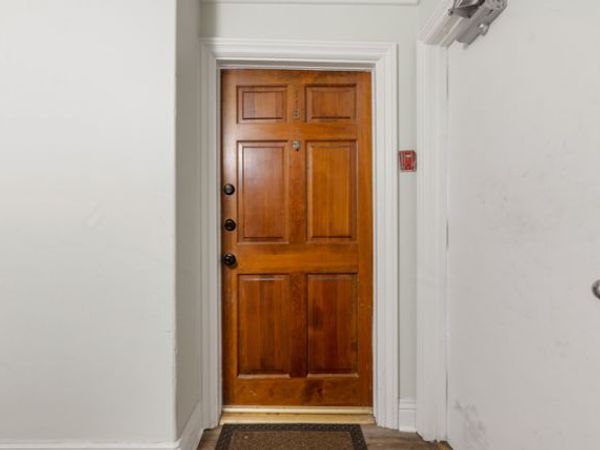 18307 Burbank Boulevard, Unit 118, Tarzana, CA 91356