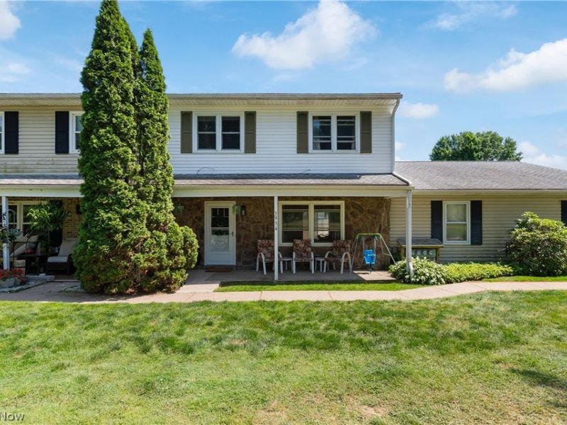 3954 Townhouse Lane, Uniontown, OH 44685 Photo 2