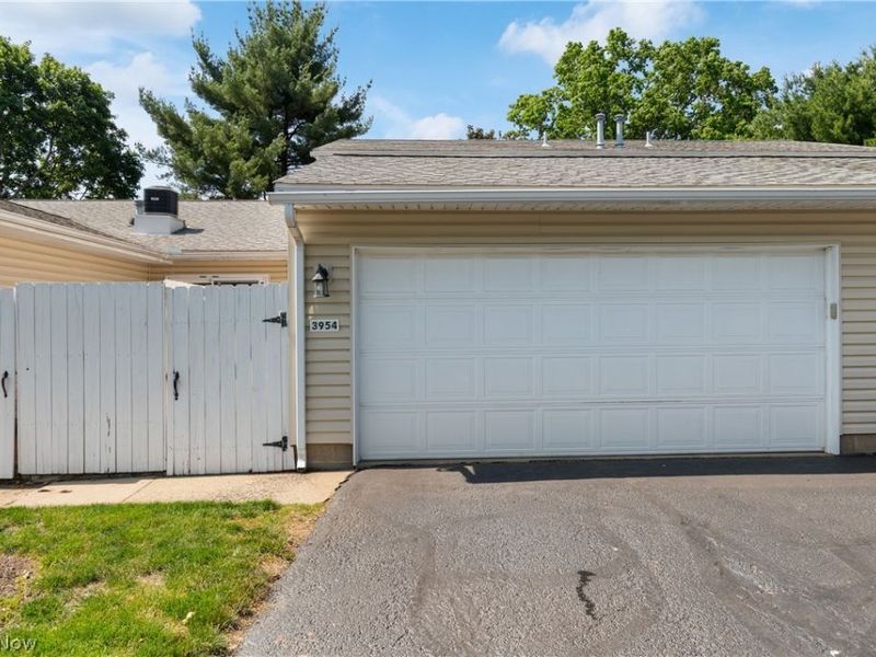 3954 Townhouse Lane, Uniontown, OH 44685 Photo 25