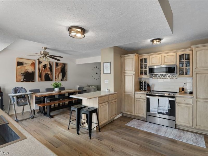 3954 Townhouse Lane, Uniontown, OH 44685 Photo 7