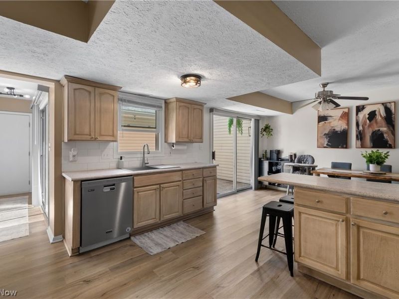 3954 Townhouse Lane, Uniontown, OH 44685 Photo 8