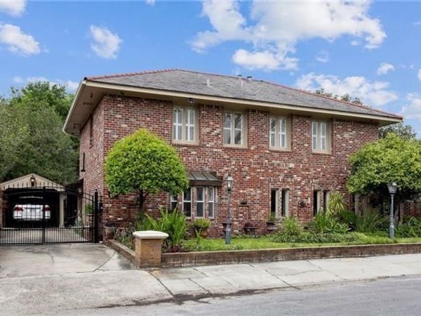 6465 OAKLAND Drive , New Orleans, LA 70118