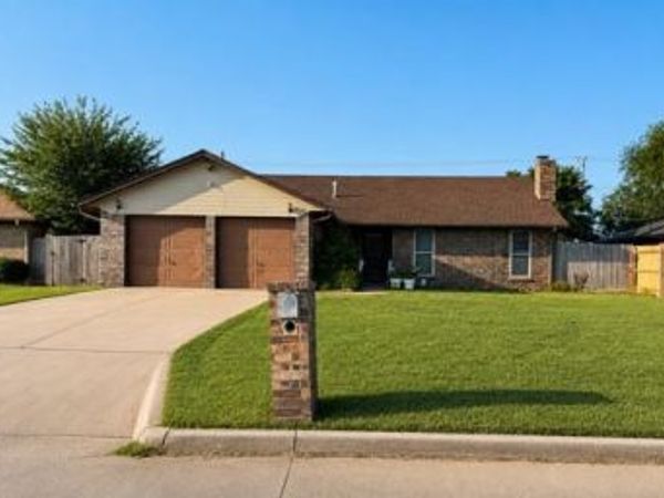2220 Galaxy Drive, Altus, OK 73521