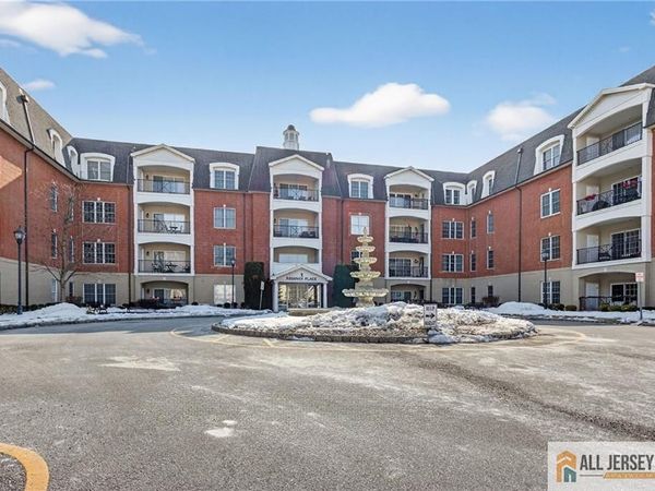 315 Regency Place , Woodbridge, NJ 07095