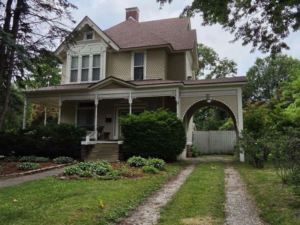 520 N CHAMBERS Street, Galesburg, IL 61401