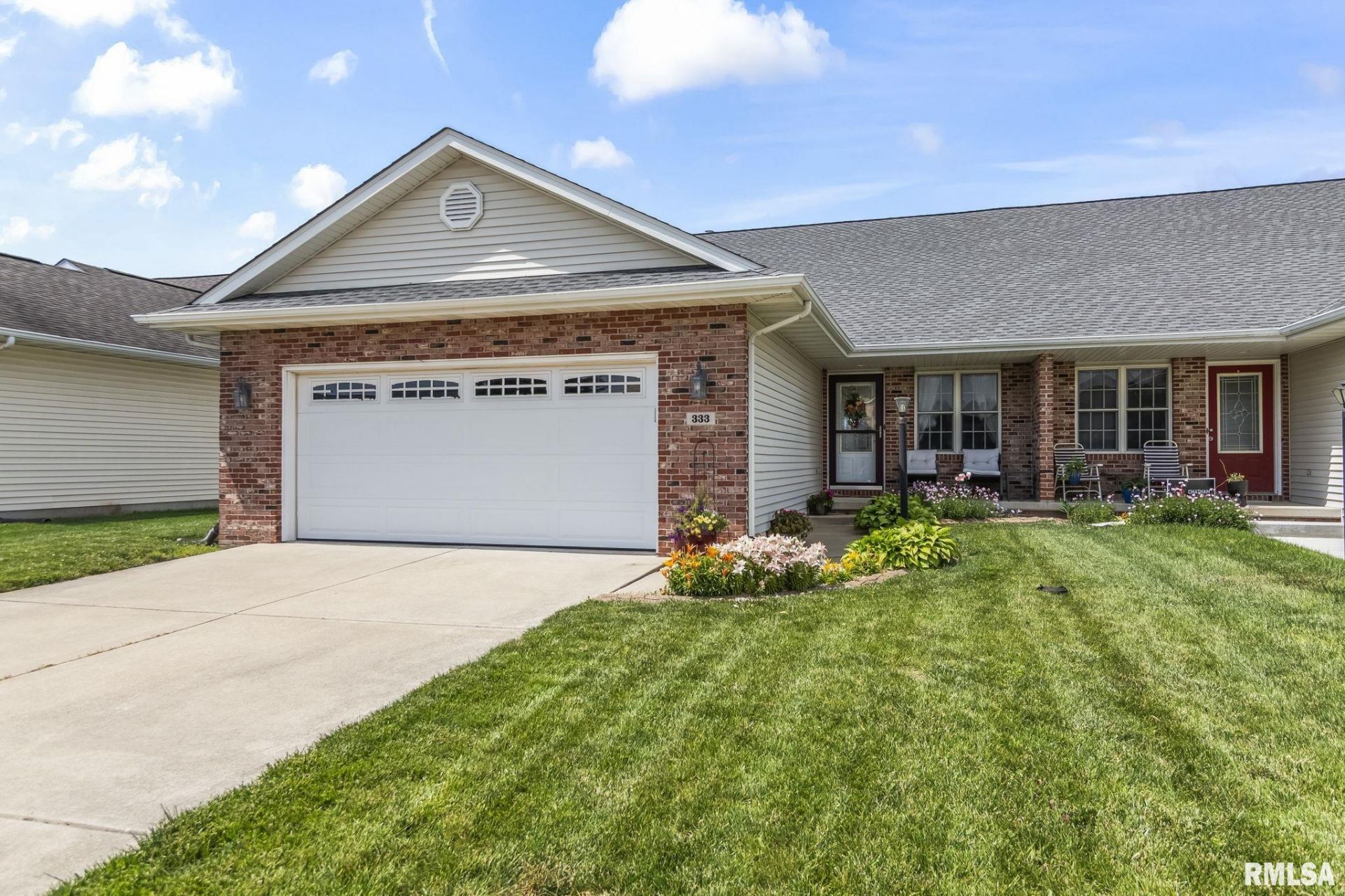 333 Butler Lane, Chatham, IL 62629 Main Photo