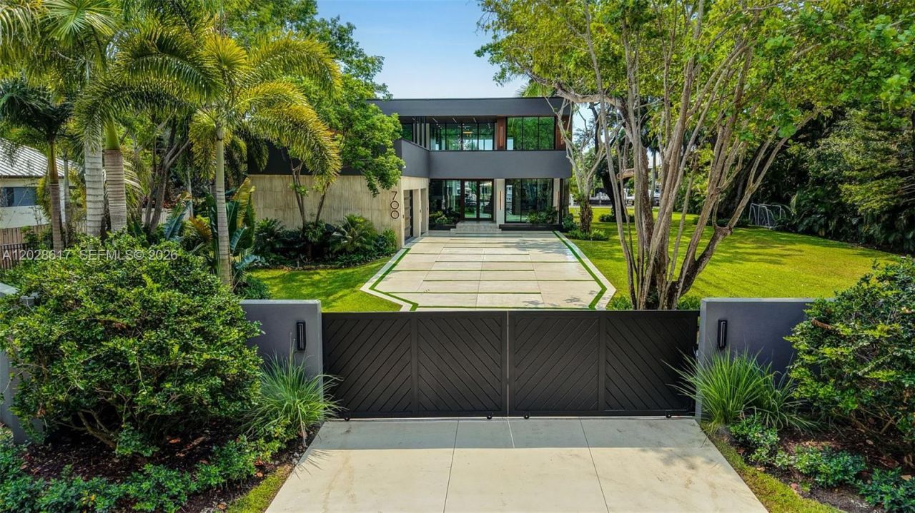 700 SW 12th Ave, Fort Lauderdale, FL 33312 Photo