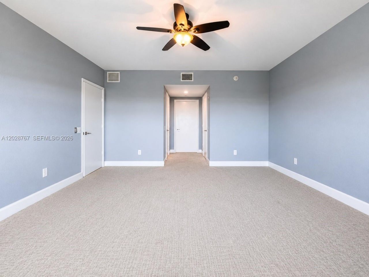 14951 Royal Oaks Ln, Unit 2002, North Miami, FL 33181 Photo
