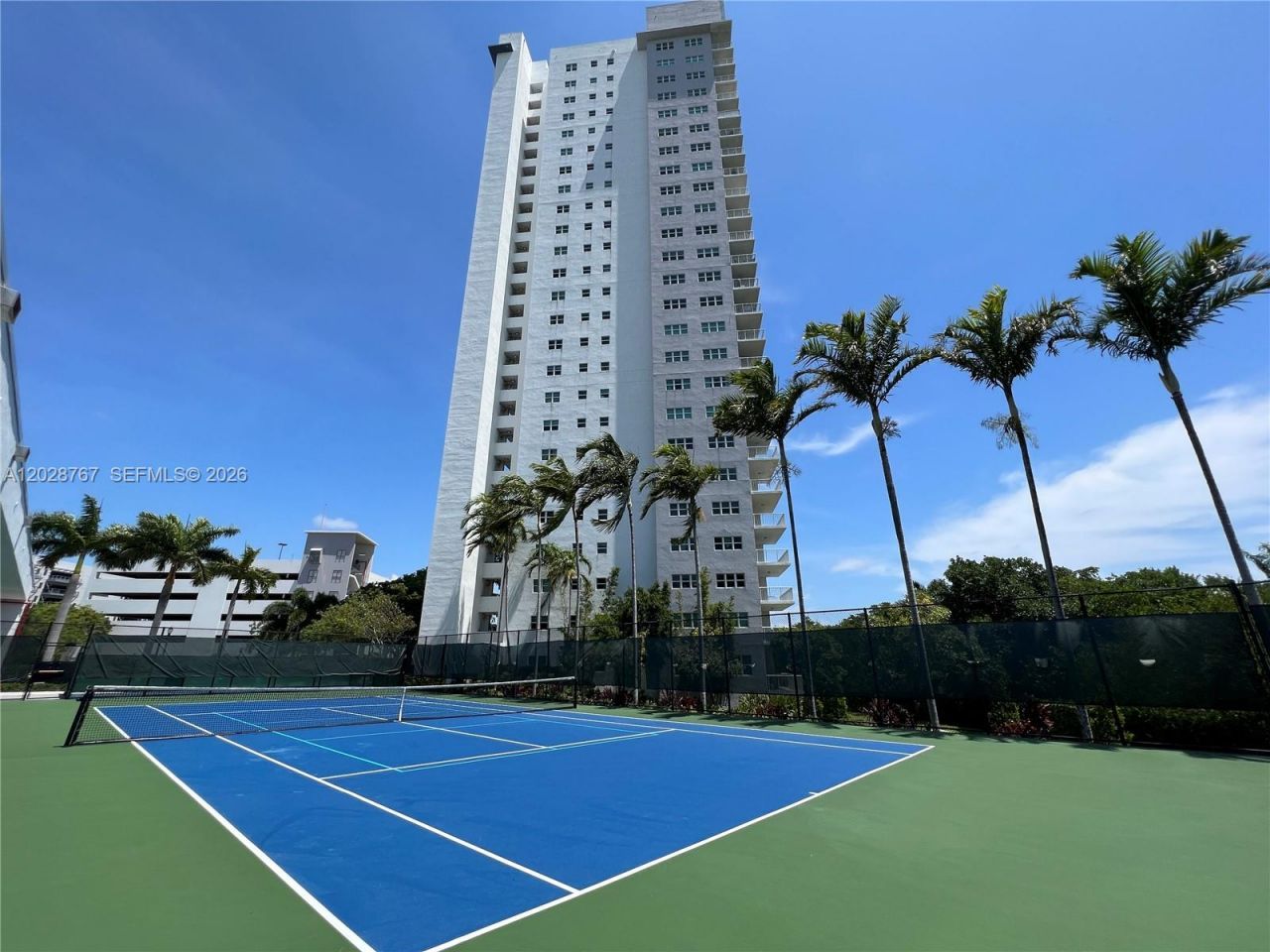 14951 Royal Oaks Ln, Unit 2002, North Miami, FL 33181 Photo
