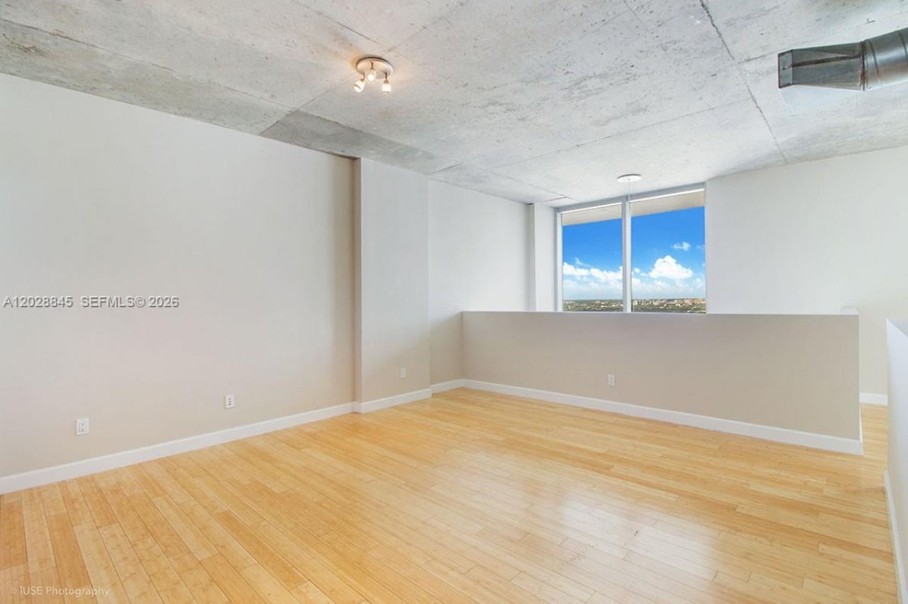 690 SW 1st Ct , Unit PHII24, Miami, FL 33130 Photo