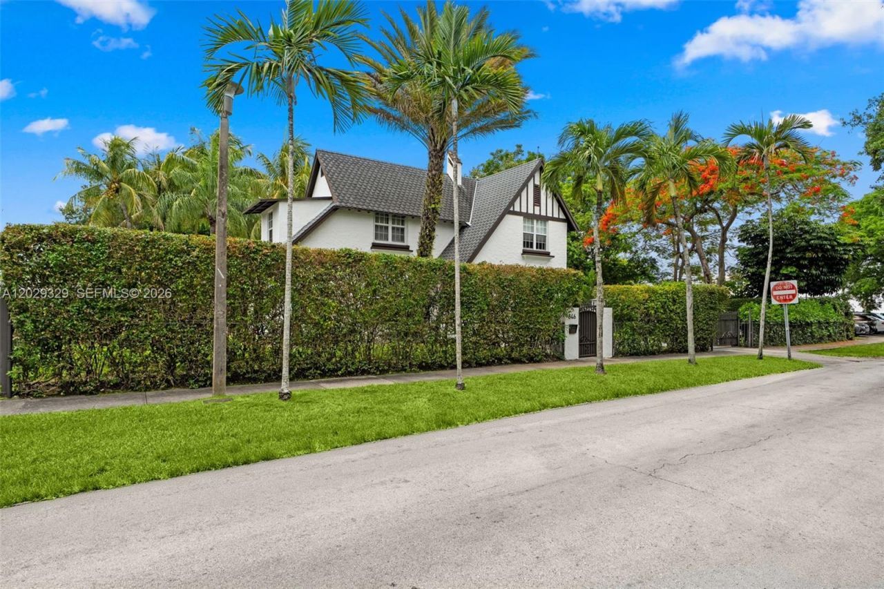 646 NE 81st St, Miami, FL 33138 Photo