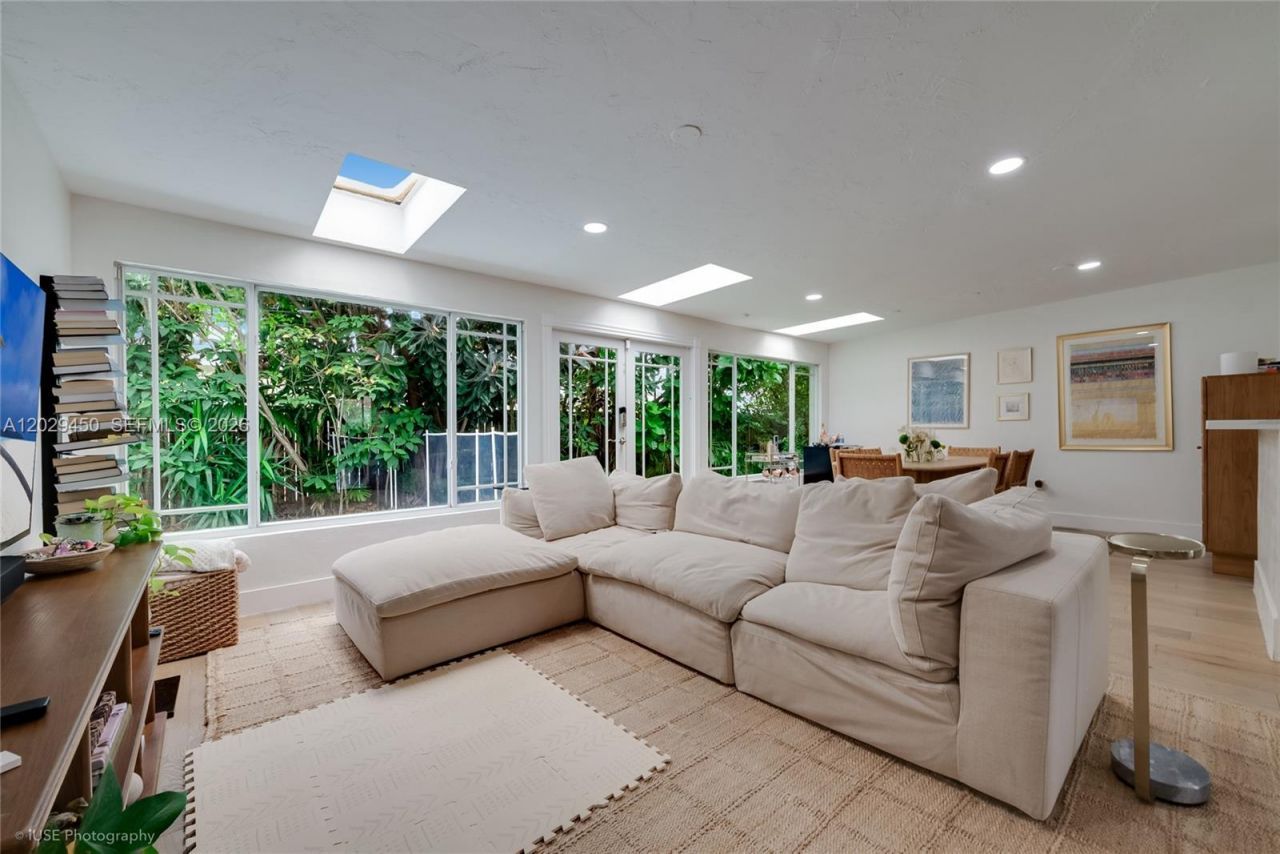 4345 SW 13th St , Miami, FL 33134 Photo
