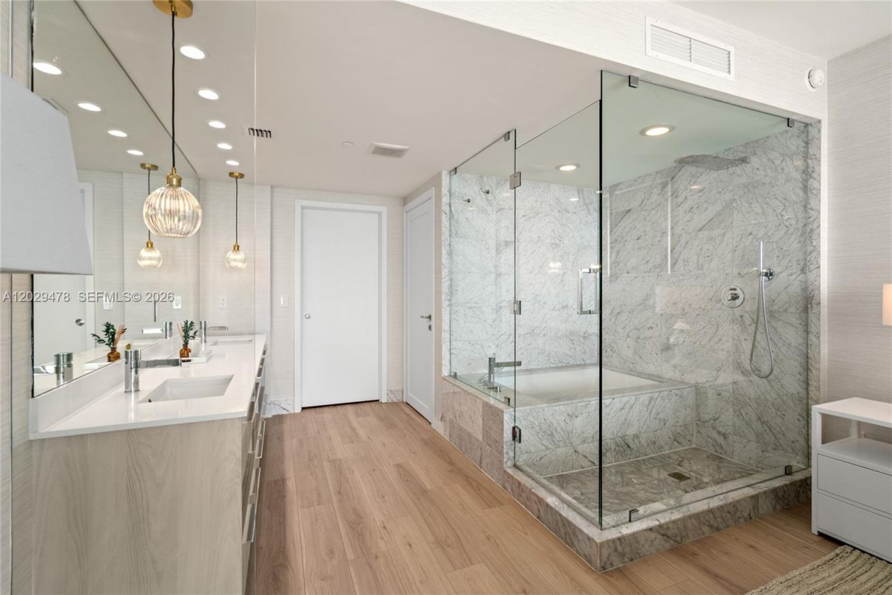 3131 NE 7th Ave, Unit 2101, Miami, FL 33137 Photo