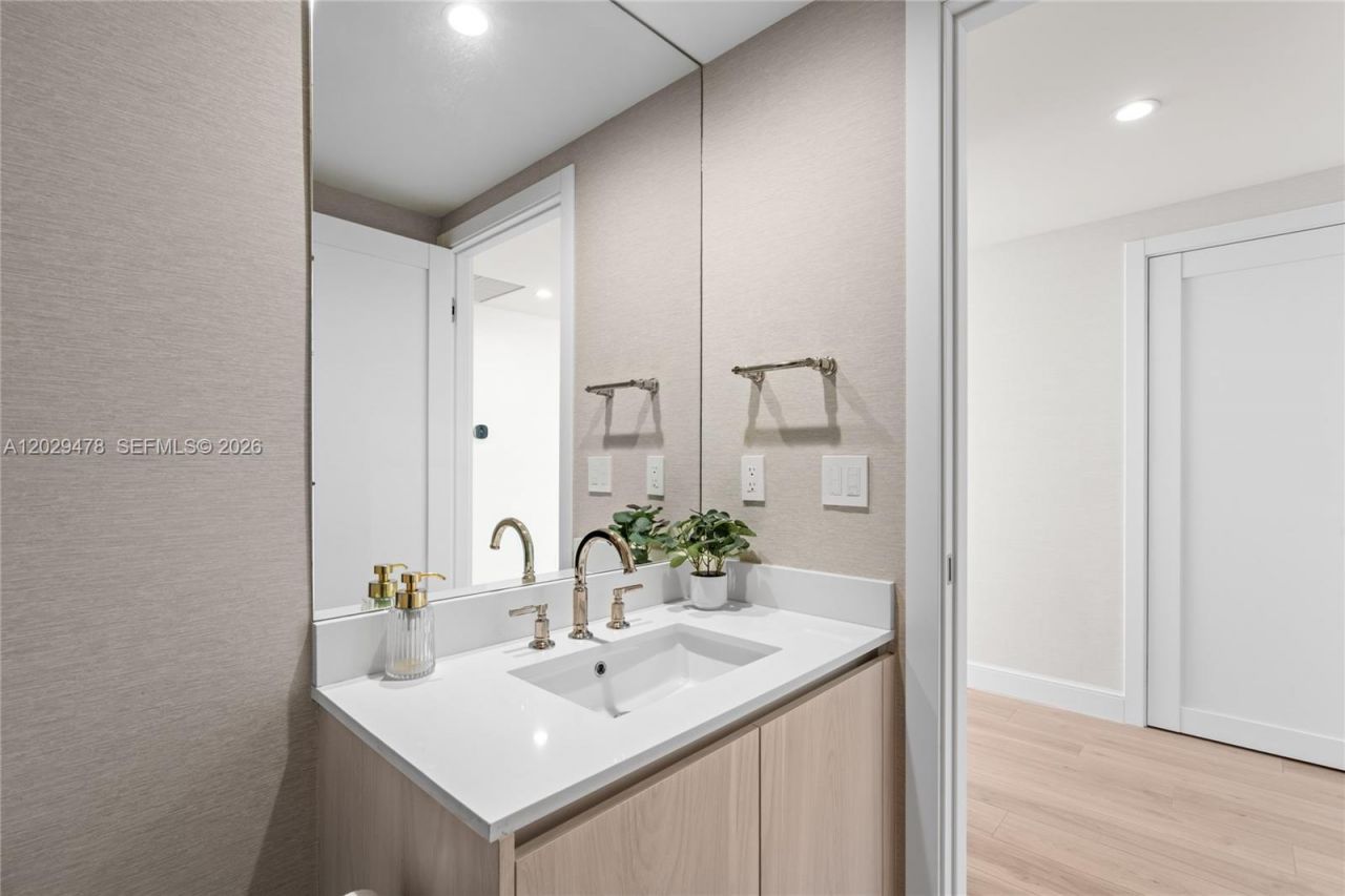 3131 NE 7th Ave, Unit 2101, Miami, FL 33137 Photo