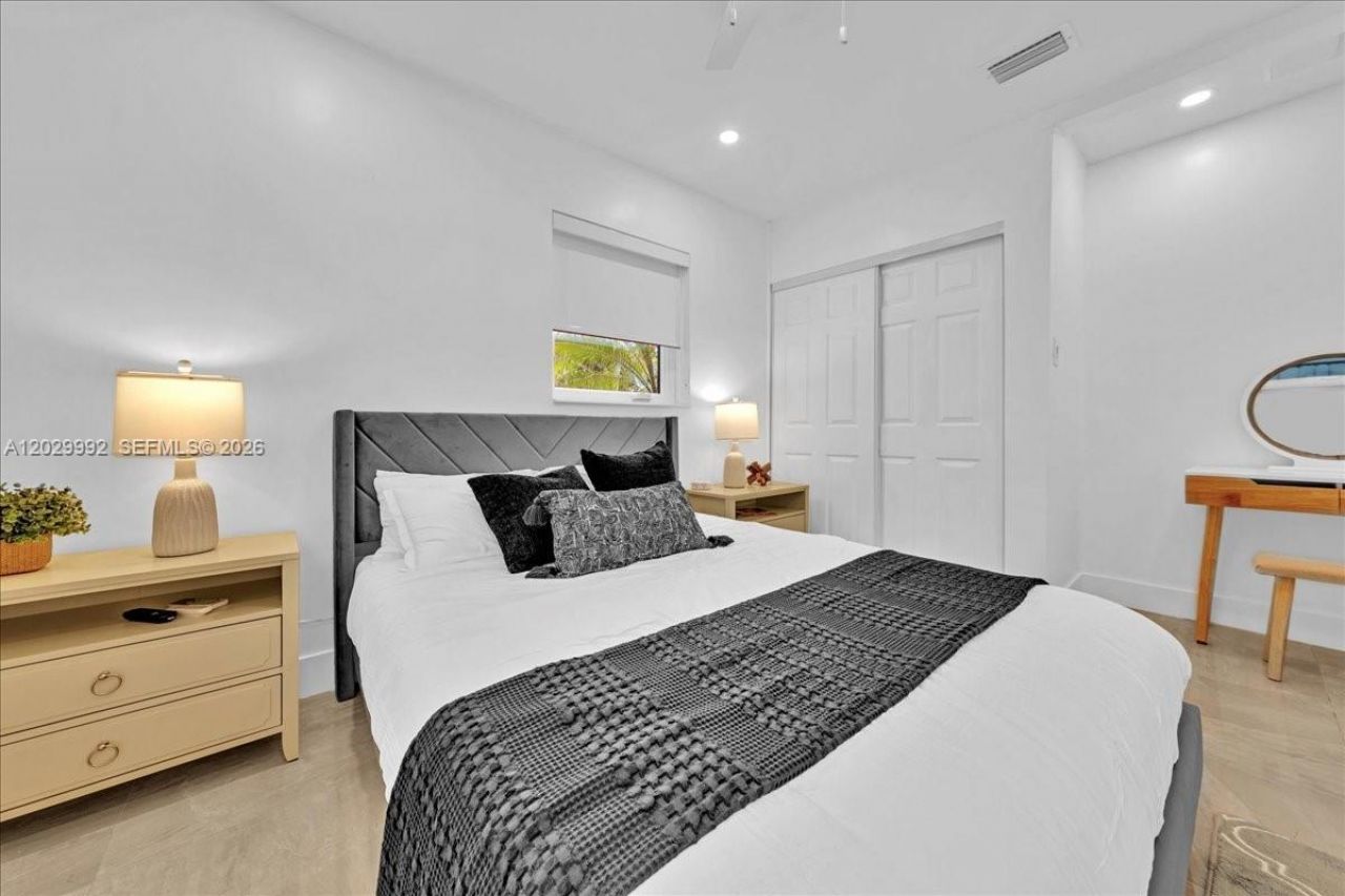 813 NE 17th St , Fort Lauderdale, FL 33305 Photo
