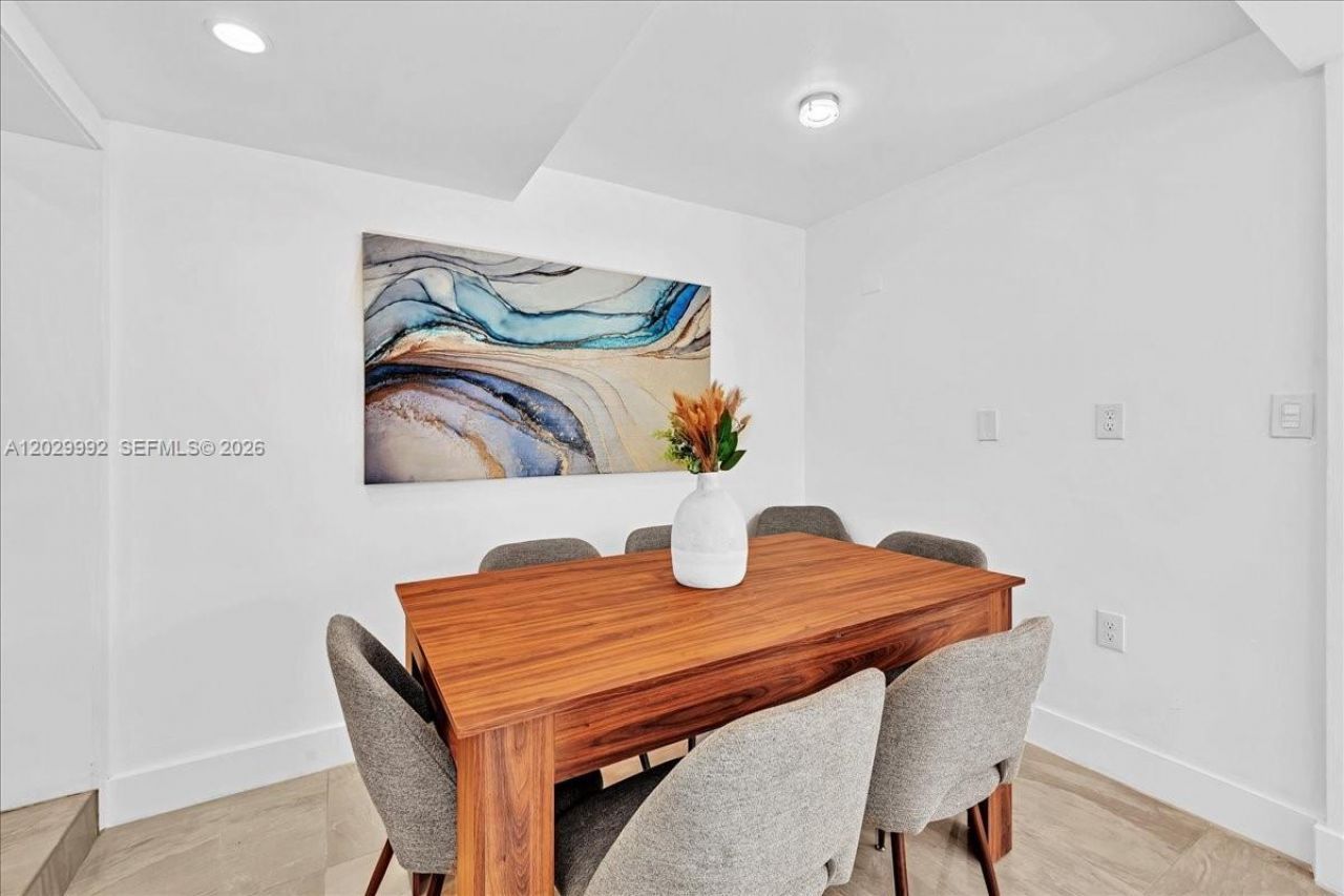 813 NE 17th St , Fort Lauderdale, FL 33305 Photo