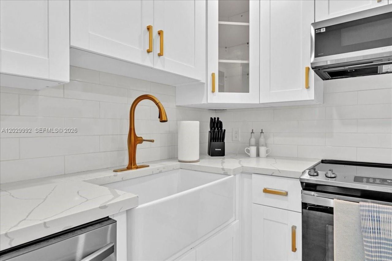 813 NE 17th St , Fort Lauderdale, FL 33305 Photo