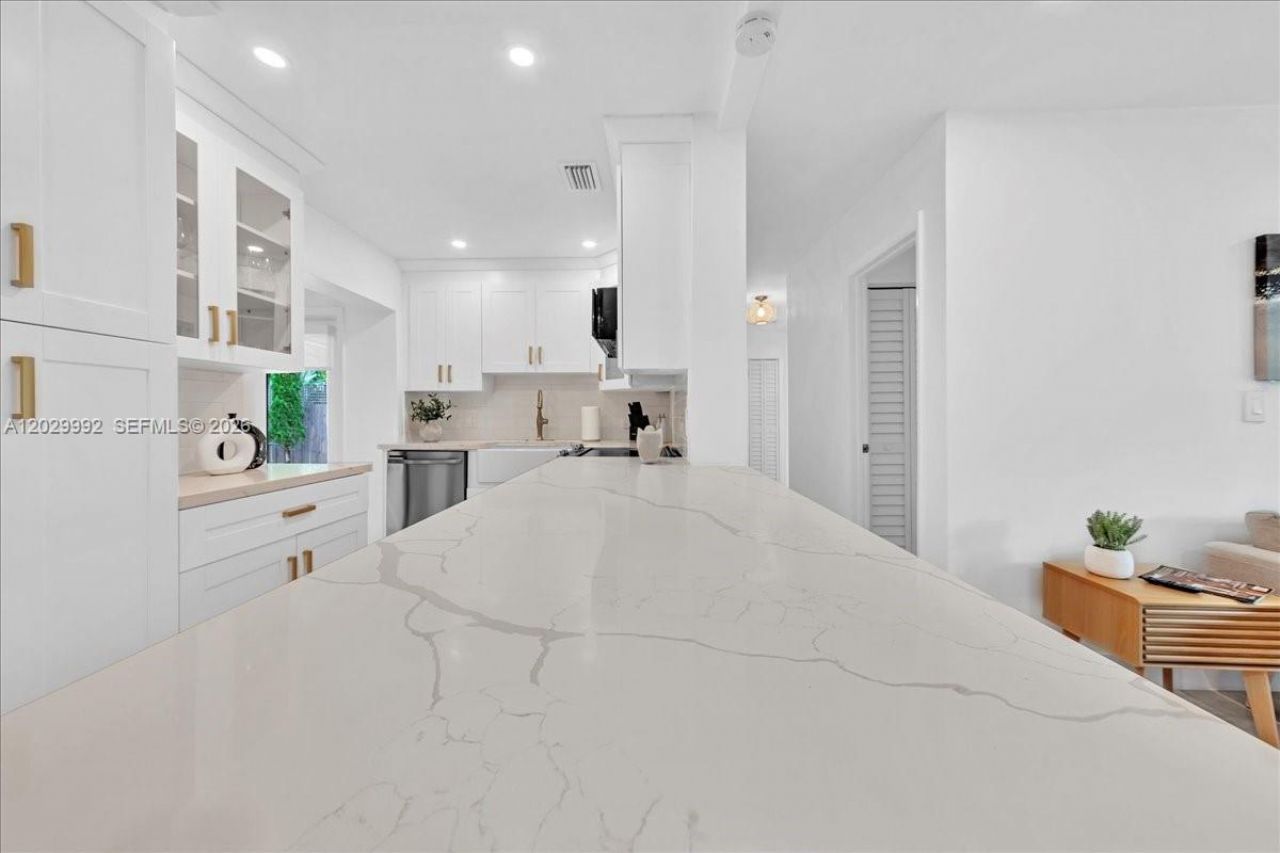 813 NE 17th St , Fort Lauderdale, FL 33305 Photo