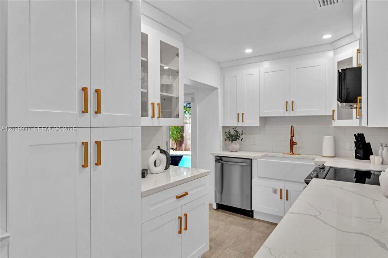 813 NE 17th St , Fort Lauderdale, FL 33305 Photo