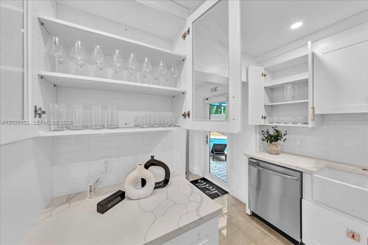 813 NE 17th St , Fort Lauderdale, FL 33305 Photo