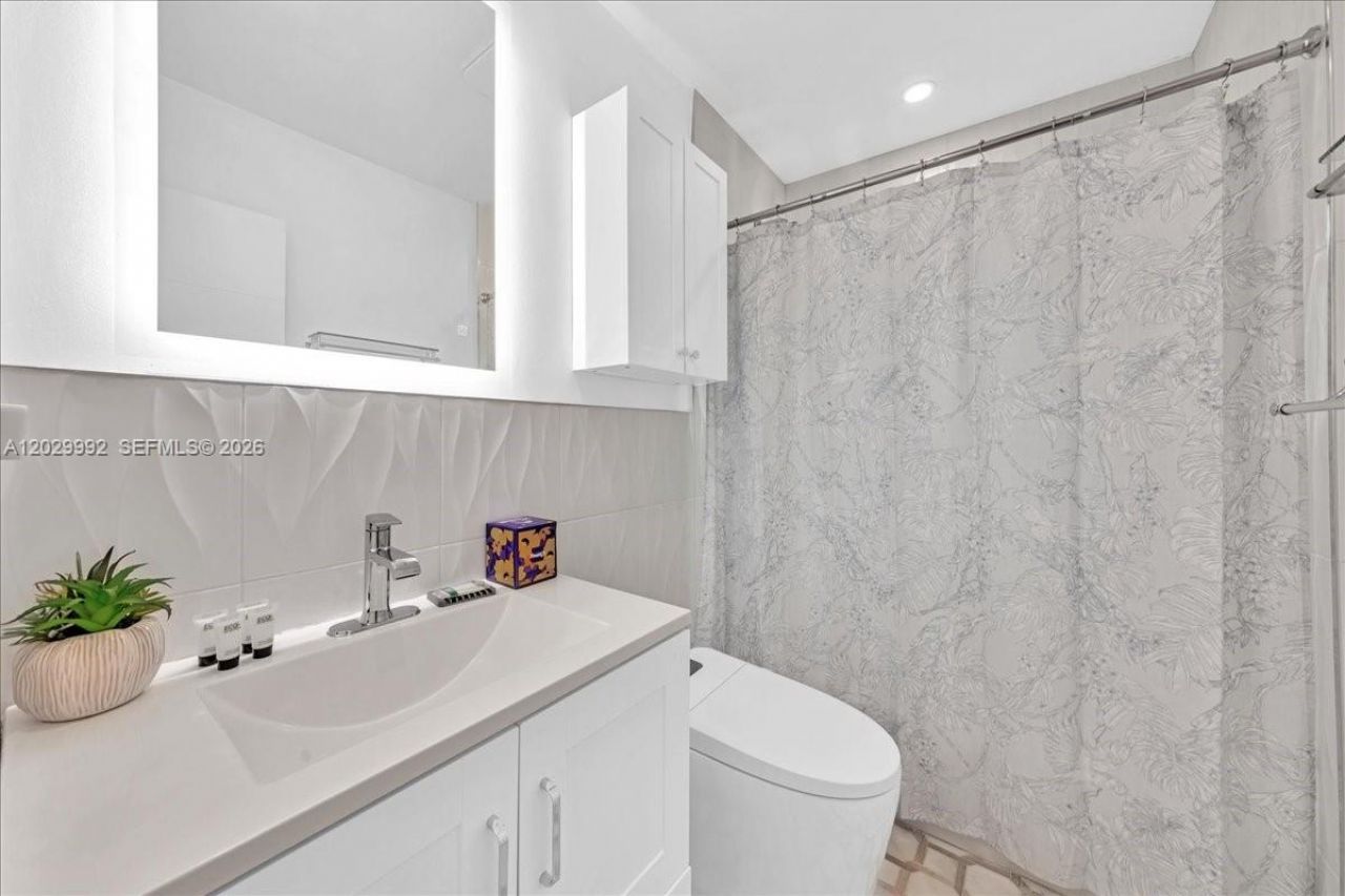 813 NE 17th St , Fort Lauderdale, FL 33305 Photo