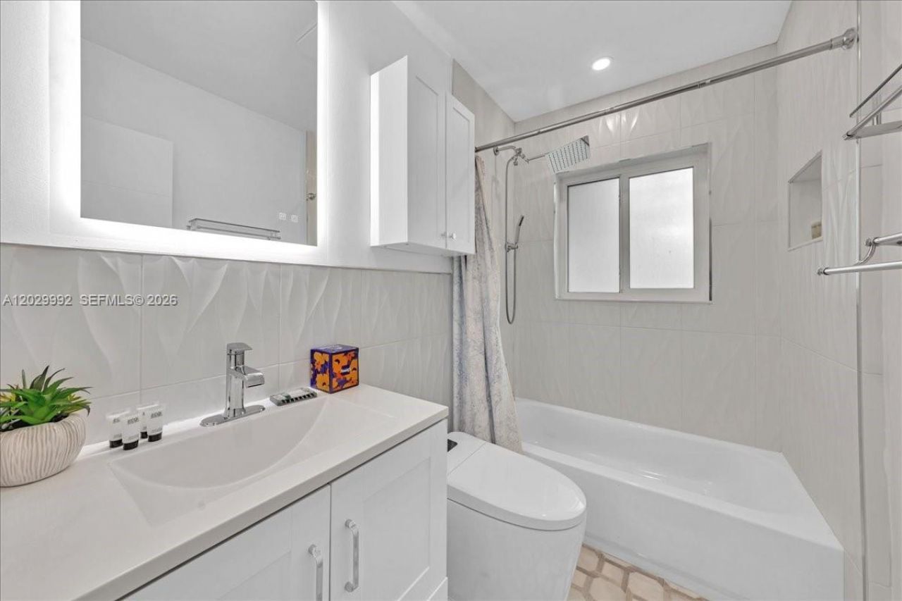 813 NE 17th St , Fort Lauderdale, FL 33305 Photo