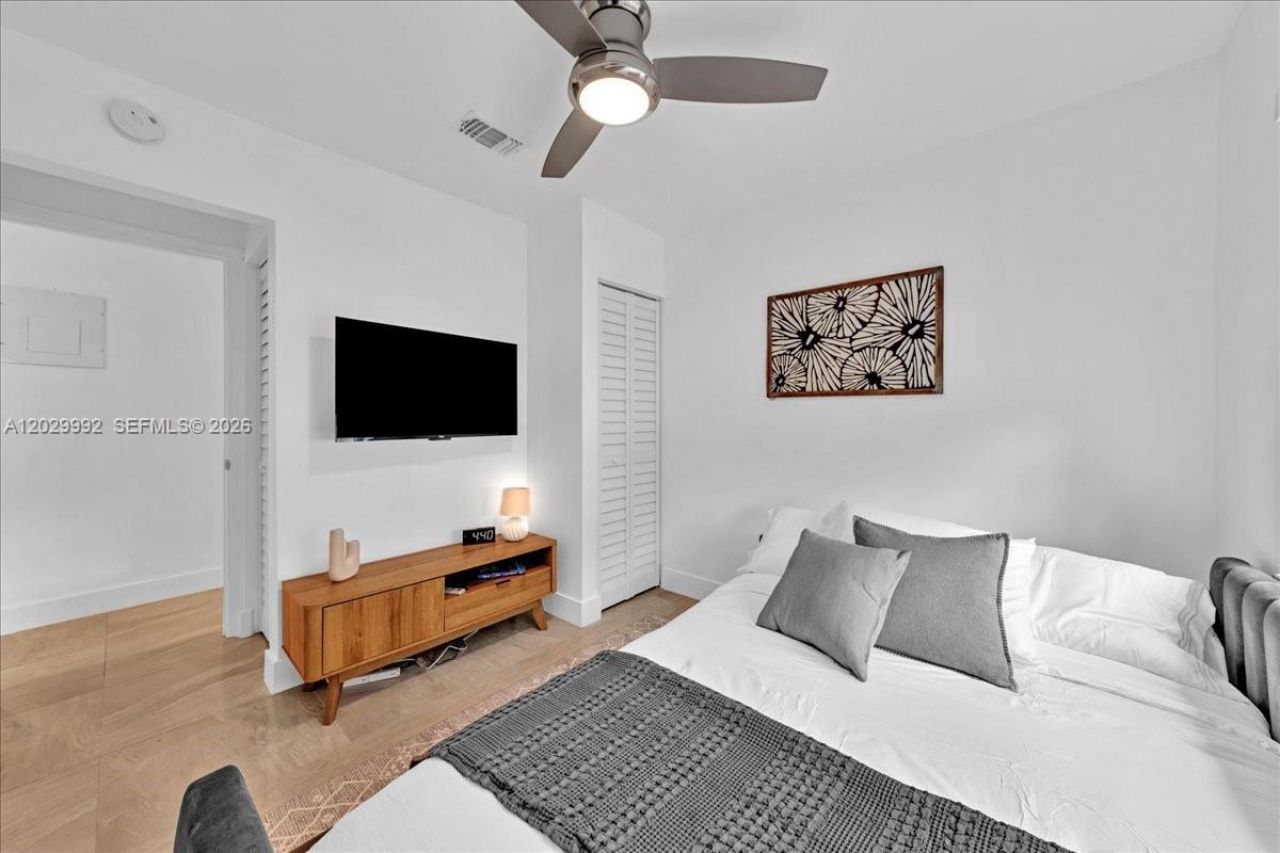 813 NE 17th St , Fort Lauderdale, FL 33305 Photo